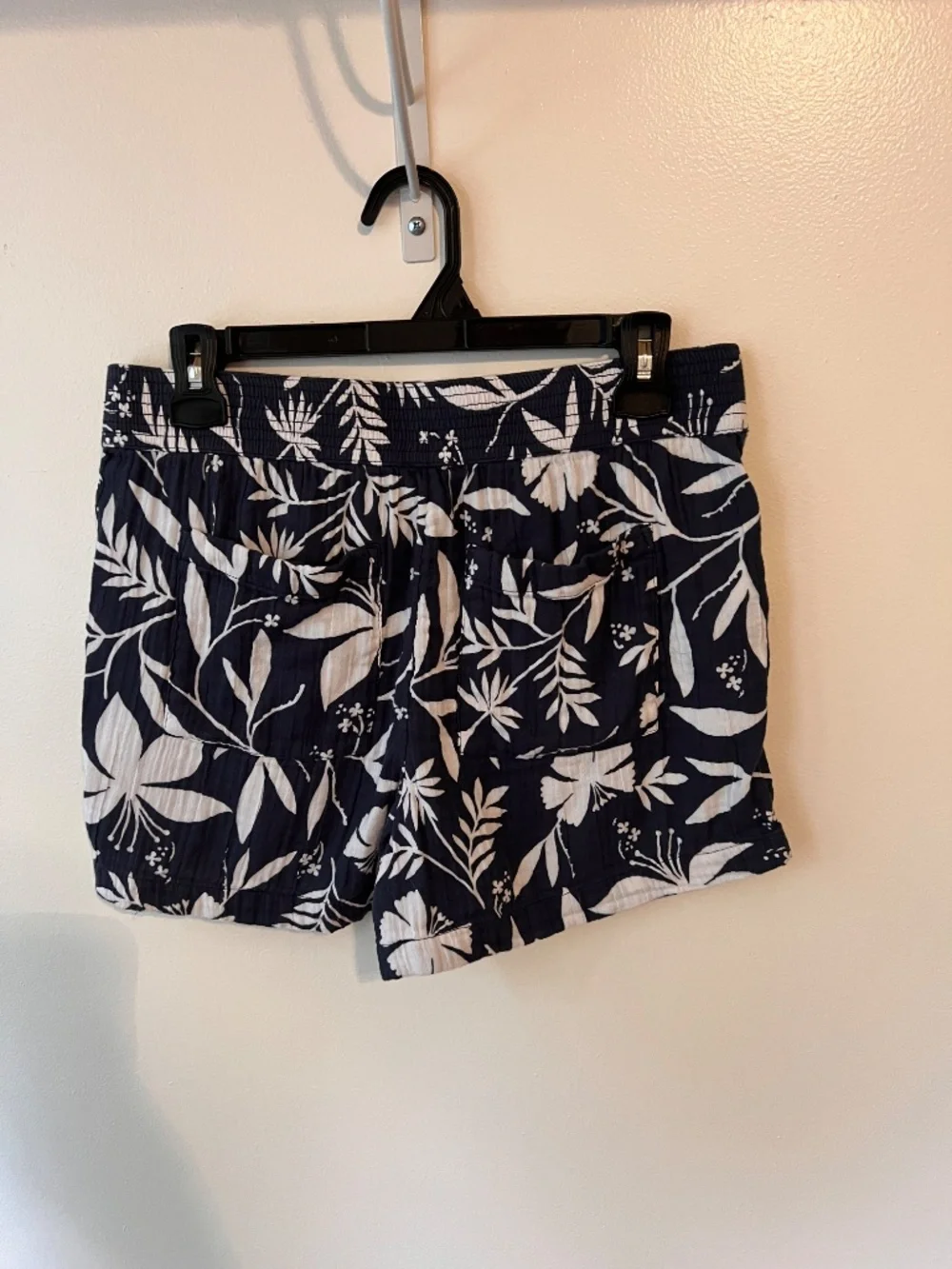 LOFT Navy and White Floral Print Cotton Pull On Shorts | Size S